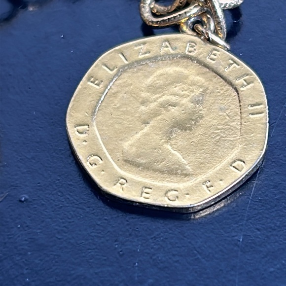 Gold Tone Coin Charm Bracelet Chunky Napoleon Queen Elizabeth United States 7.5" - Picture 15 of 16